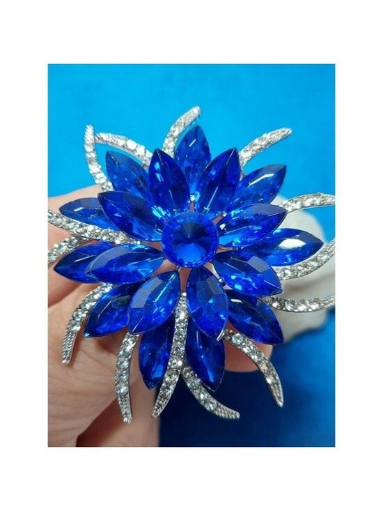 Jewelry - Stunning Royal Blue Crystal Flower Brooch